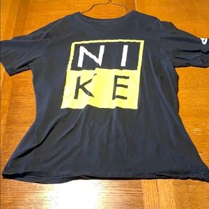 Nike square tee